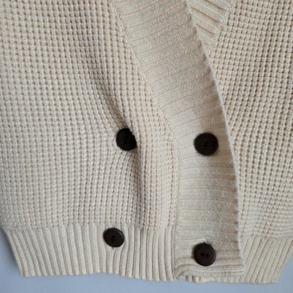 Belati Boy's Cream Chunky Rib Knit V-Neck Double Button Cardigan Size 7 Years - Picture 2 of 8